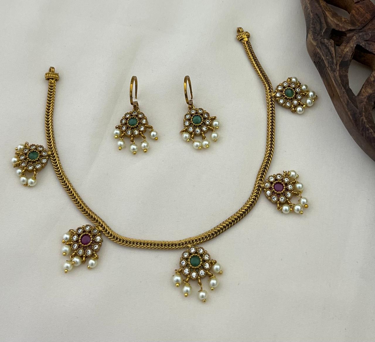 NECKLACE