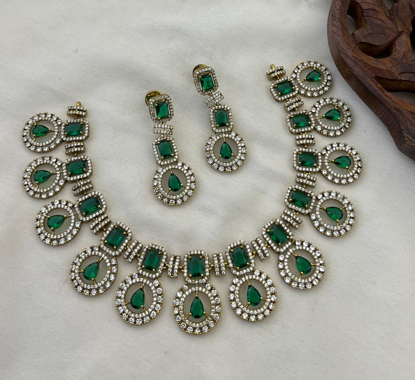 Victorian Necklace-03