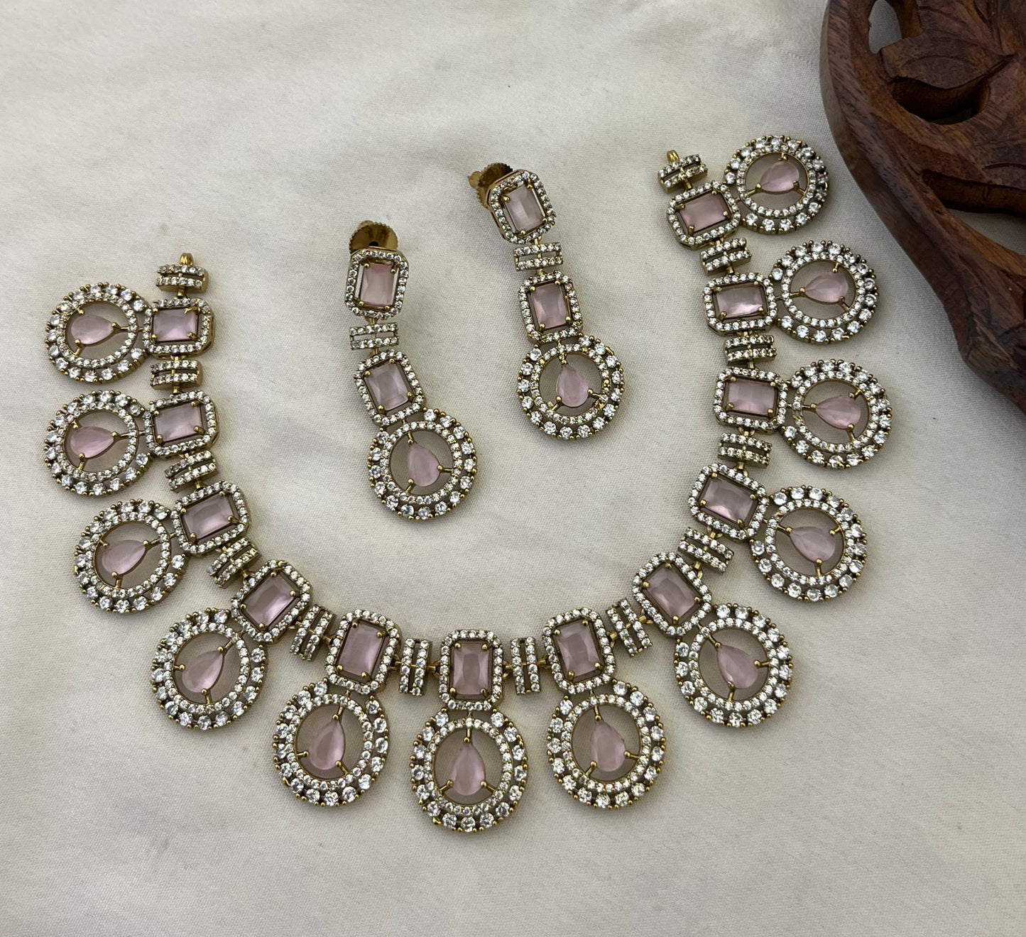 Victorian Necklace-02