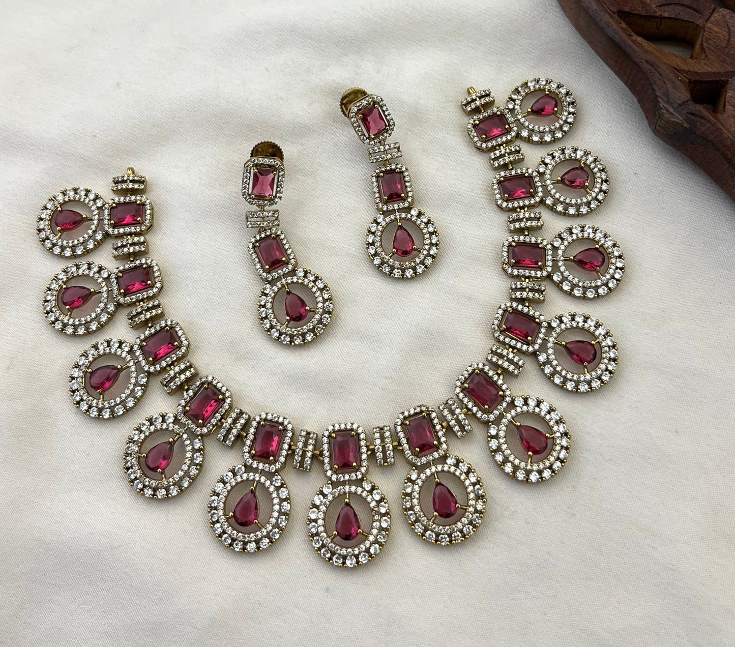 Victorian Necklace-01