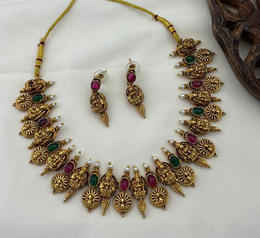 NECKLACE