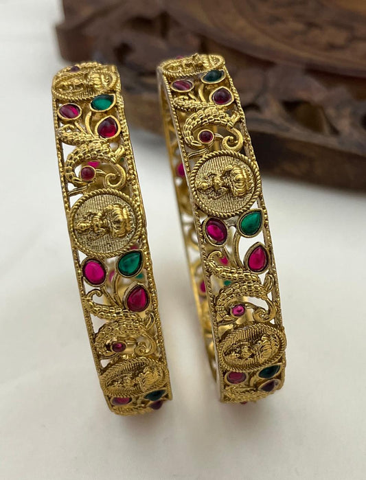BANGLES