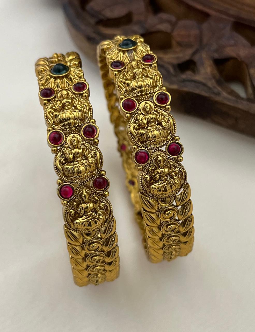 BANGLES
